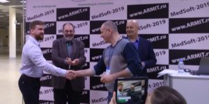 Баттл электронных помощников фармаколога